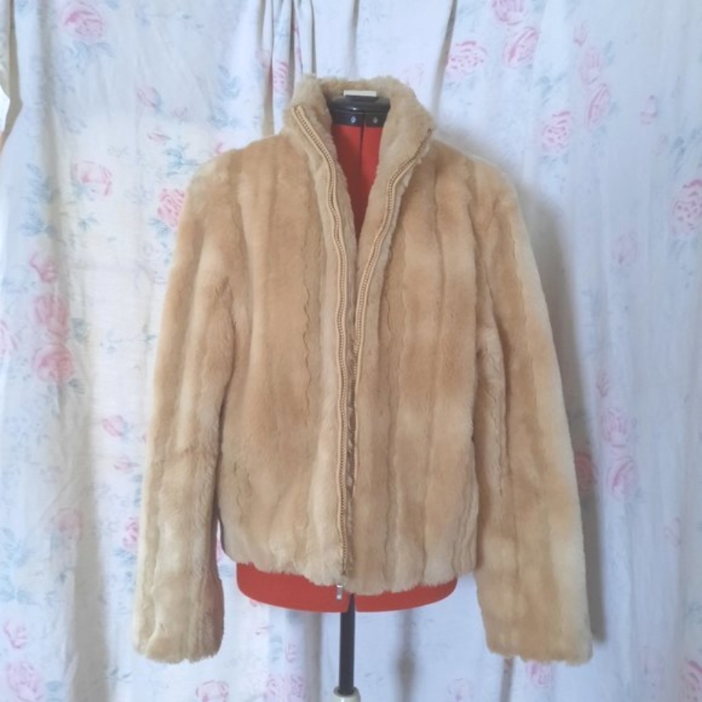 Women's Plush Faux Fur Jacket - Tan